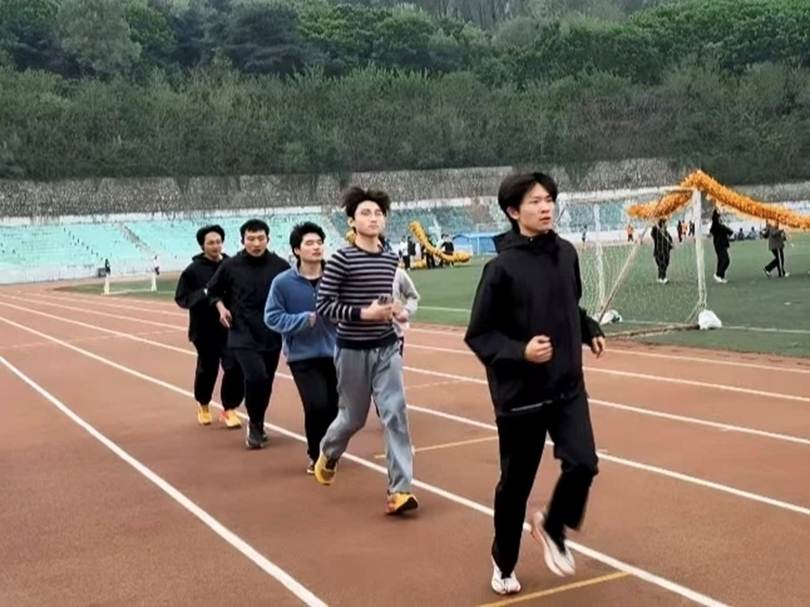 图示, 示意图
中度可信度描述已自动生成:ver1